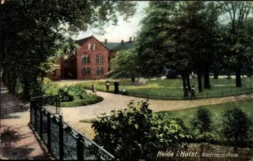 Ak Heide in Holstein, Blick zur Mädchenschule, Garten