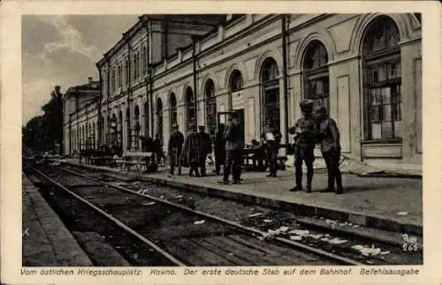 Ak Kaunas Kowno Kauen Litauen, Bahnhof, Deutsche Soldaten