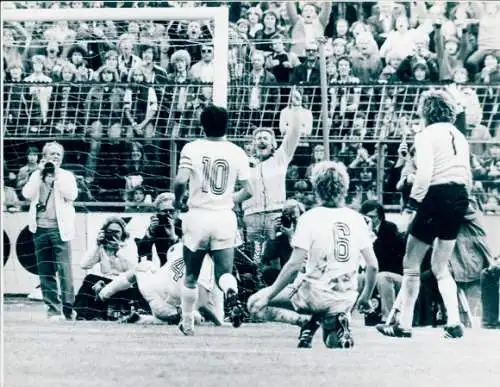 Foto Fußball, Bundesliga, Bayer Leverkusen gegen Hamburger SV, 1980, Hörster, Kargus