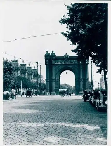 Foto Filmszene Barcelona, Straßenpartie, Torbogen, BRD 1952, Jordan J. von Boyadjieff