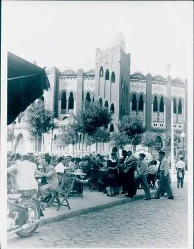 Foto Filmszene Barcelona, Straßencafé, Dokumentarfilm, BRD 1952, Jordan J. von Boyadjieff