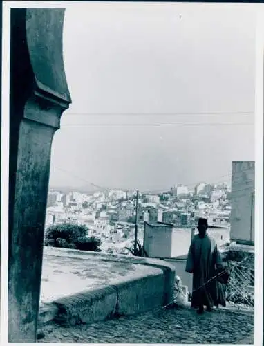 Foto Filmszene Tanger, die Stadt mit den zwei Gesichtern, BRD 1952, Jordan J. von Boyadjieff
