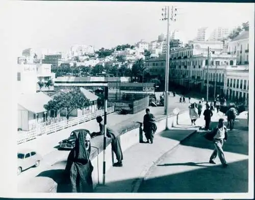 Foto Filmszene Tanger, die Stadt mit den zwei Gesichtern, Straße, BRD 1952, Jordan J. von Boyadjieff