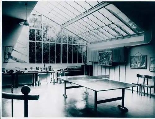 Foto Hamburg, Fotograf Hans Ernst Müller, Shell Hamburg, Innenansicht, Tischtennisplatte