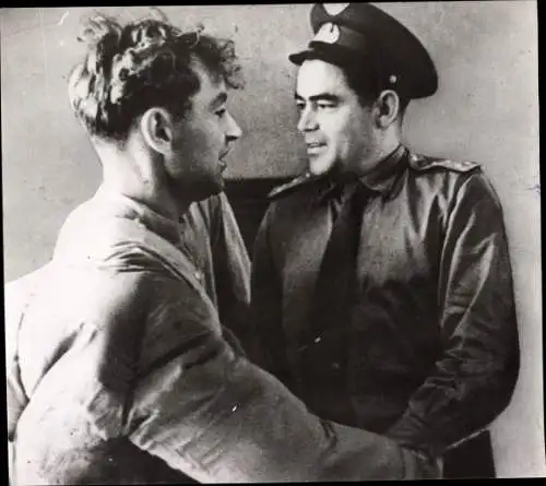 Foto Sowjetische Raumfahrt, Kosmonauten Andrijan Nikolajew und German Titow, August 1962