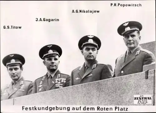 Foto Sowjetische Raumfahrt, Kosmonauten Titow, Gagarin, Nikolajew, Popowitsch, Festkundgebung Moskau