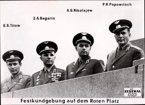 Foto Sowjetische Raumfahrt, Kosmonauten Titow, Gagarin, Nikolajew, Popowitsch, Festkundgebung Moskau