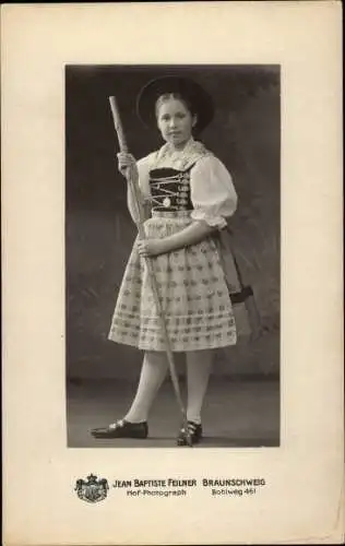 Kabinett Foto Kinderportrait, Mädchen in Tracht