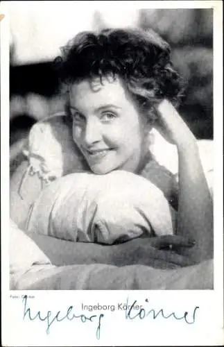 Ak Schauspielerin Ingeborg Körner, Portrait im Bett, Autogramm