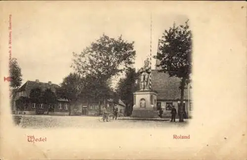 Ak Wedel an der Elbe, Straßenpartie mit Roland Statue