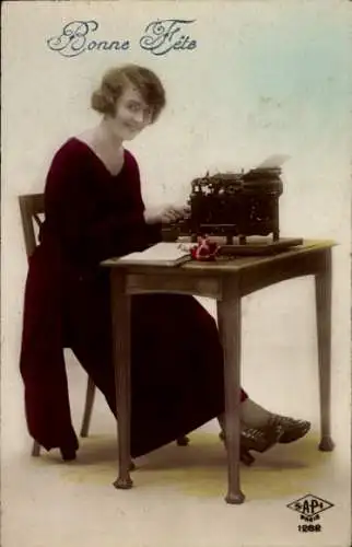 Ak Glückwunsch, Frau am Schreibtisch, Schreibmaschine