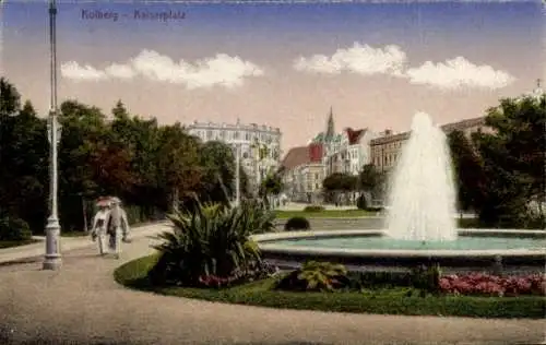 Ak Kolberg Kołobrzeg Pommern, Kaiserplatz, Fontäne