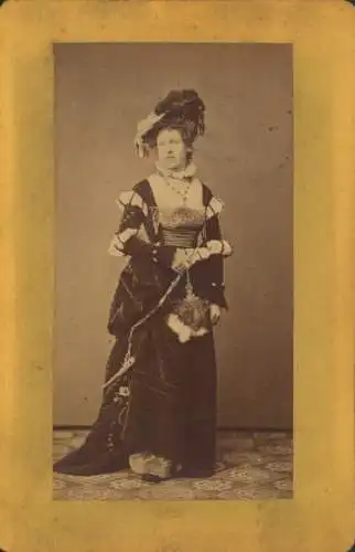 Foto Schauspielerin ? Lotte Morgenstern, Portrait im Theaterkostüm, um 1880