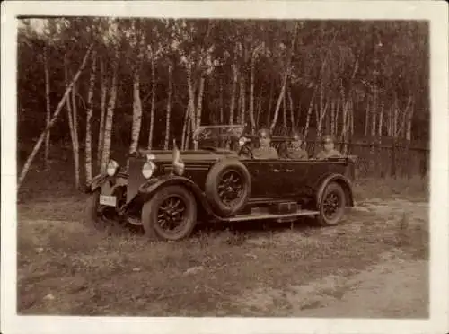 Foto Soldaten im Auto, Uniformen, Fahne, Jahre 1927/1928