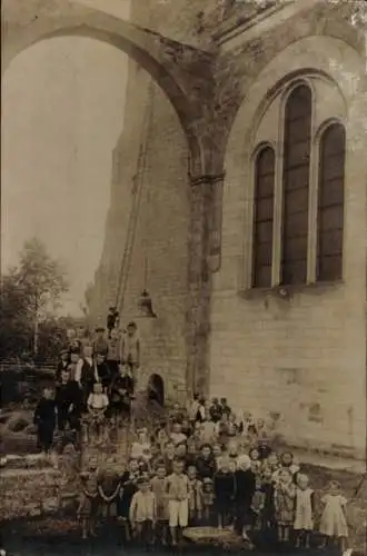 Foto Ak Ilmenau in Thüringen, Kinder, Gruppenbild, Gebäude