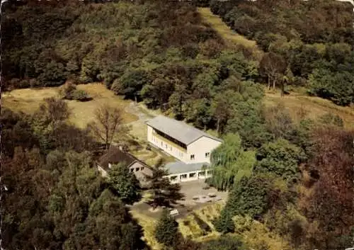 Ak Westhofen Schwerte an der Ruhr, Jugendbildungsstätte, Naturfreundehaus Haus Ebberg, Luftbild