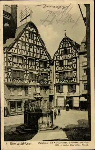 Ak Bernkastel Kues an der Mosel, Marktplatz, Marktbrunnen, Apotheke, Rau'sche Haus