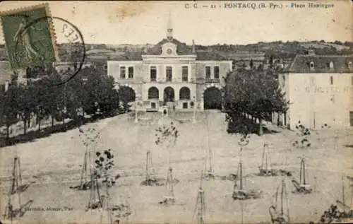 Ak Pontacq Pyrénées-Atlantiques, Place Huningue