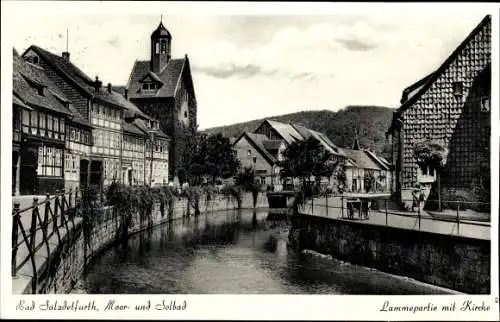 Ak Bad Salzdetfurth, Lammepartie mit Kirche