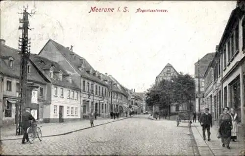 Ak Meerane in Sachsen, Blick in die Augustusstraße, Passanten, Geschäfte