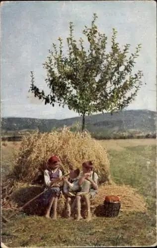 Ak Kinder bei einer Pause von der Feldarbeit