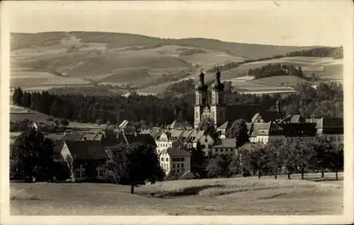 Ak St Peter im Hochschwarzwald, Gesamtansicht, Klosterkirche