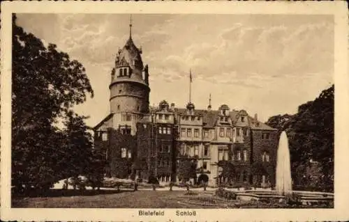 Ak Detmold in Nordrhein Westfalen, Fürstliches Residenzschloss, Springbrunnen