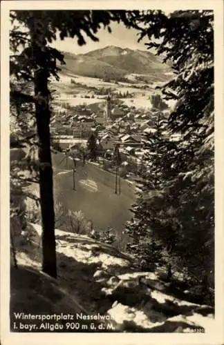 Ak Nesselwang im schwäbischen Kreis Ostallgäu, Stadt im Schnee versunken, Wald, Winter