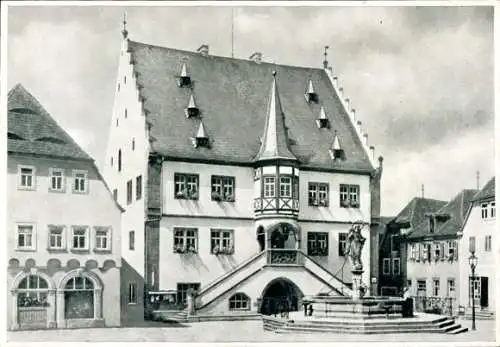 Ak Volkach am Main Unterfranken, Rathaus, Brunnen