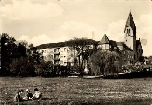 Ak St. Ludwig Wipfeld, Blick auf das Mädchenheim, Kirche, Kinder im Gras