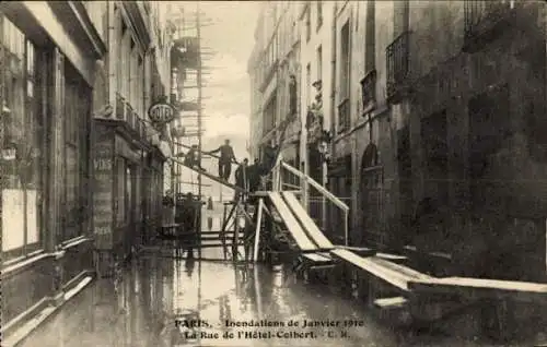 Ak Paris V, Rue de l'Hotel Colbert, Die große Seineflut, Januar 1910