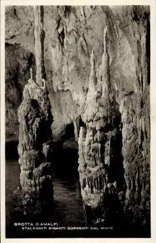 Ak Amalfi Campania, Grotta, Stalagmiti giganti sorgenti dal mare