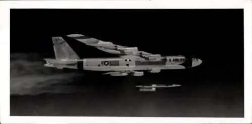 Foto Amerikanisches Militärflugzeug, US Air Force, GAM 77, Hound Dog