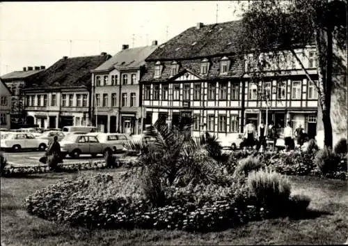 Ak Waren an der Müritz, Markt, Fachwerkhaus, Geschäfte