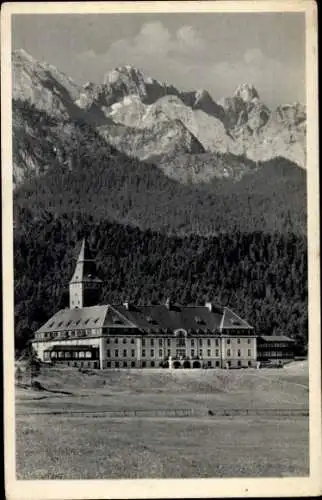 Ak Elmau Krün in Oberbayern, Schloss, Alpen