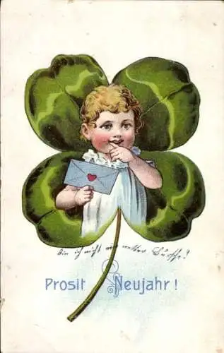 Ak Prosit Neujahr, Kleeblatt, Kleinkind mit Brief in der Hand
