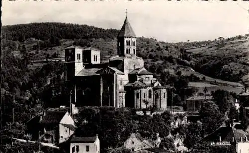 Ak Saint Nectaire le Haut Puy de Dôme, l'Eglise pur style roman auvergnot