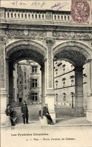 Ak Pau Pyrénées-Atlantiques, Porte d'entree du Chateau