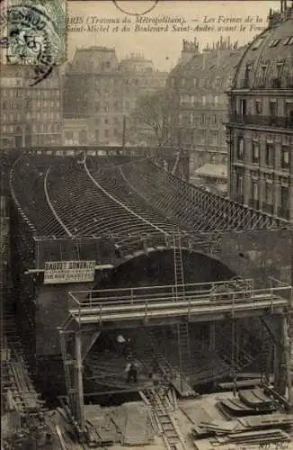 Ak Paris VI, Die Bauernhöfe von Place Saint Michel und Boulevard Saint André, Metropolitan