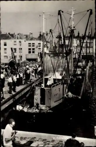 Ak Vlissingen Zeeland Niederlande, Fischereihafen, Fischerboote