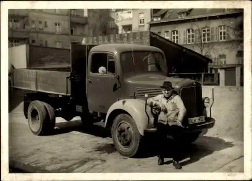 Foto Mann mit einem LKW, GLA H 533