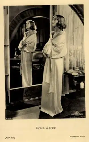 Ak Schauspielerin Greta Garbo, Portrait, Spiegel, Ross, MGM