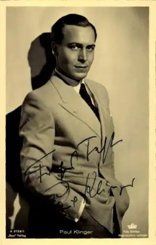 Ak Schauspieler Paul Klinger, Standportrait, Anzug, Ross Verlag A 2128 1, Autogramm