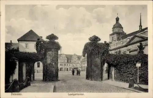 Ak Dessau in Sachsen Anhalt, Lustgartentor
