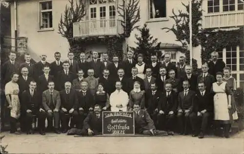 Foto Ak Bad Gottleuba in Sachsen, Gruppenbild, Kurhaus