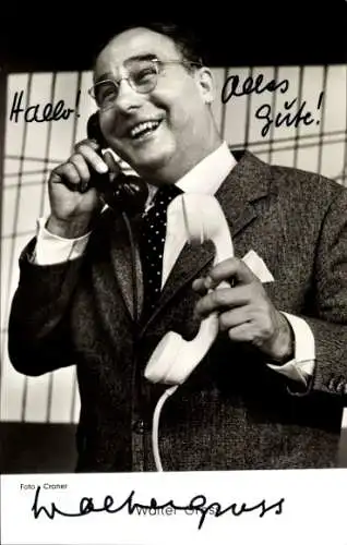 Ak Schauspieler Walter Gross, Portrait mit Telefon, Autogramm