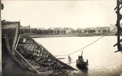 Foto Ak Riga Lettland, zerstörte Brücke, Kriegszerstörung 1. WK, 1917