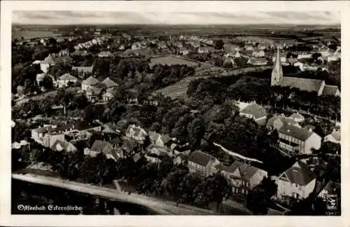 Ak Ostseebad Eckernförde, Panorama, Fliegeraufnahme
