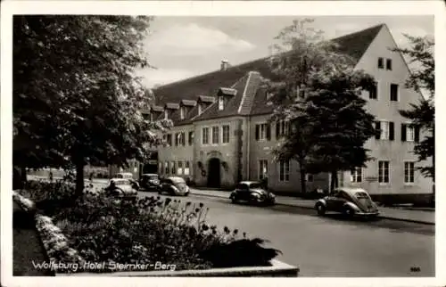Ak Wolfsburg in Niedersachsen, Hotel Steimker-Berg, Autos