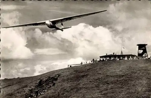 Ak Gersfeld in der Rhön Hessen, Wasserkuppe, Segelflugzeug beim Start